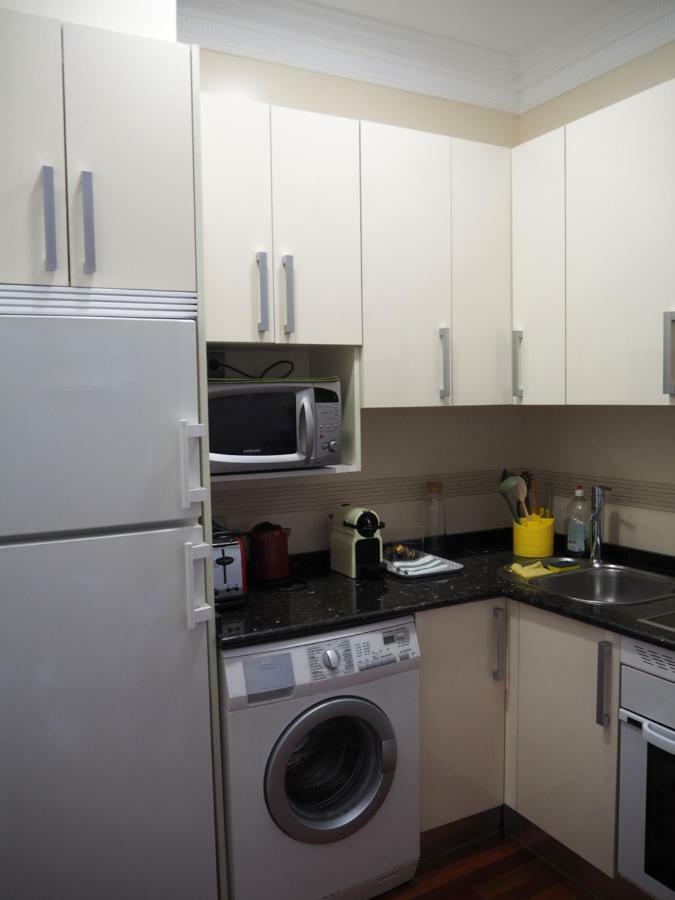I19 - One Bedroom Apartment Madrid Buitenkant foto