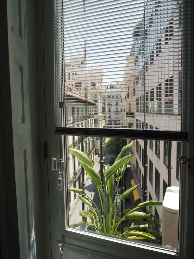 I19 - One Bedroom Apartment Madrid Buitenkant foto