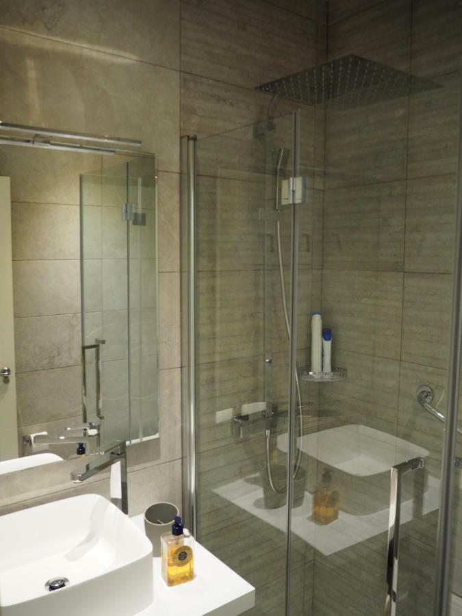 I19 - One Bedroom Apartment Madrid Buitenkant foto